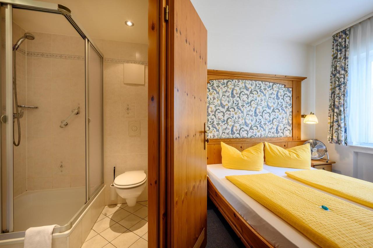 Hotel Goldener Hirsch Friedrichshafen Extérieur photo