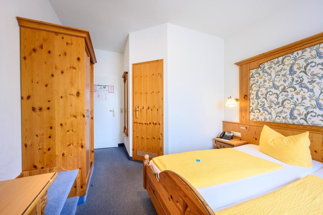 Hotel Goldener Hirsch Friedrichshafen Extérieur photo